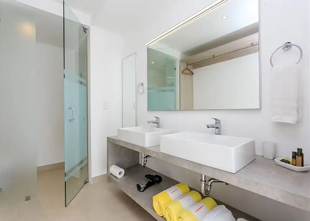 IT Luxury Condo by Tripintravel