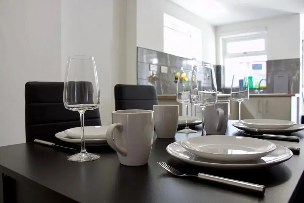 Green Corner House Sleeps 6 & Free Parking
