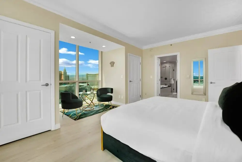 Skyline Serenity-strip,pool,f1 View-no Resort Fee