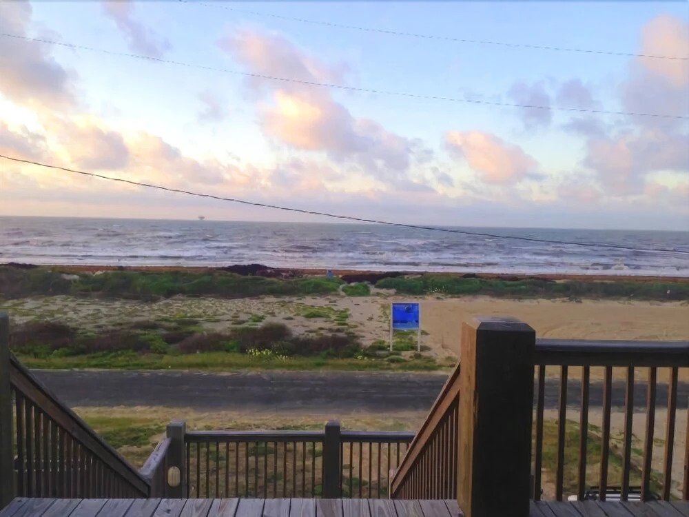Sea Song 2 Bedroom Home by RedAwning