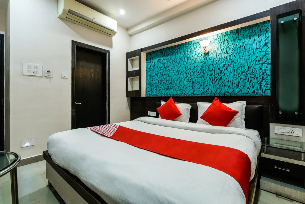 OYO 30414 Hotel Us Residency