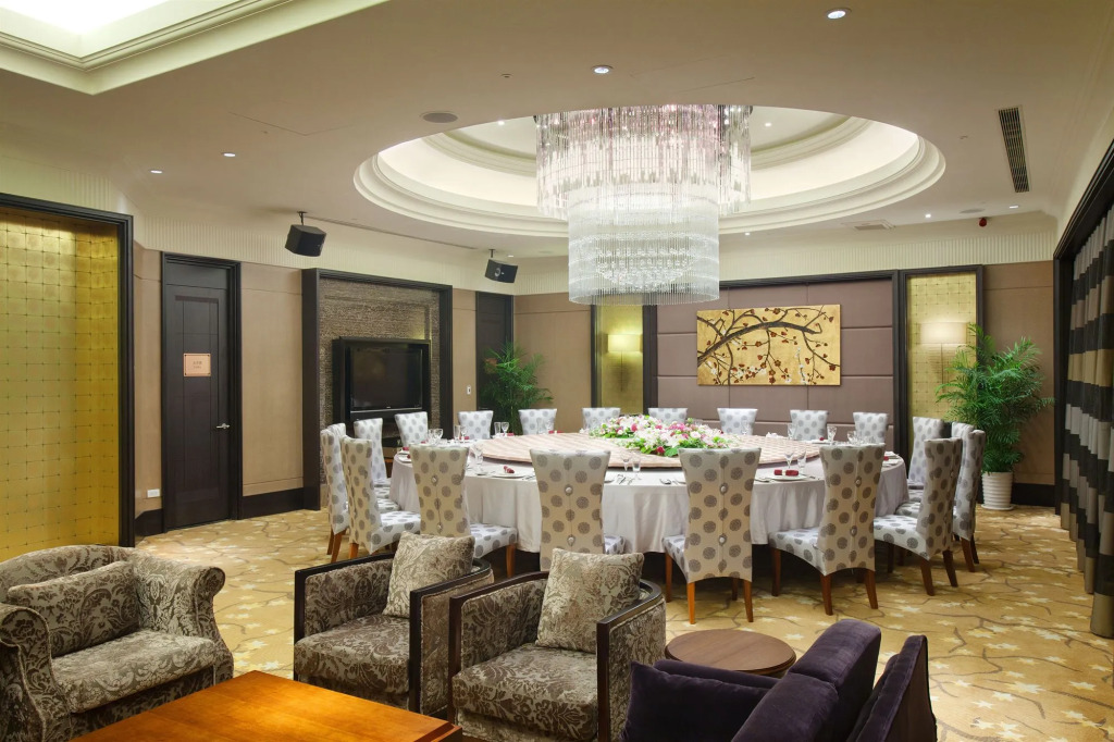 E-Da Royal Hotel