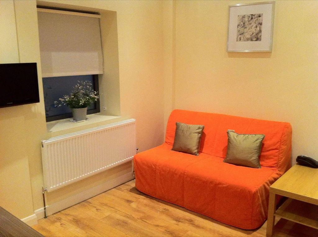 Lyall Apartment Hotel
