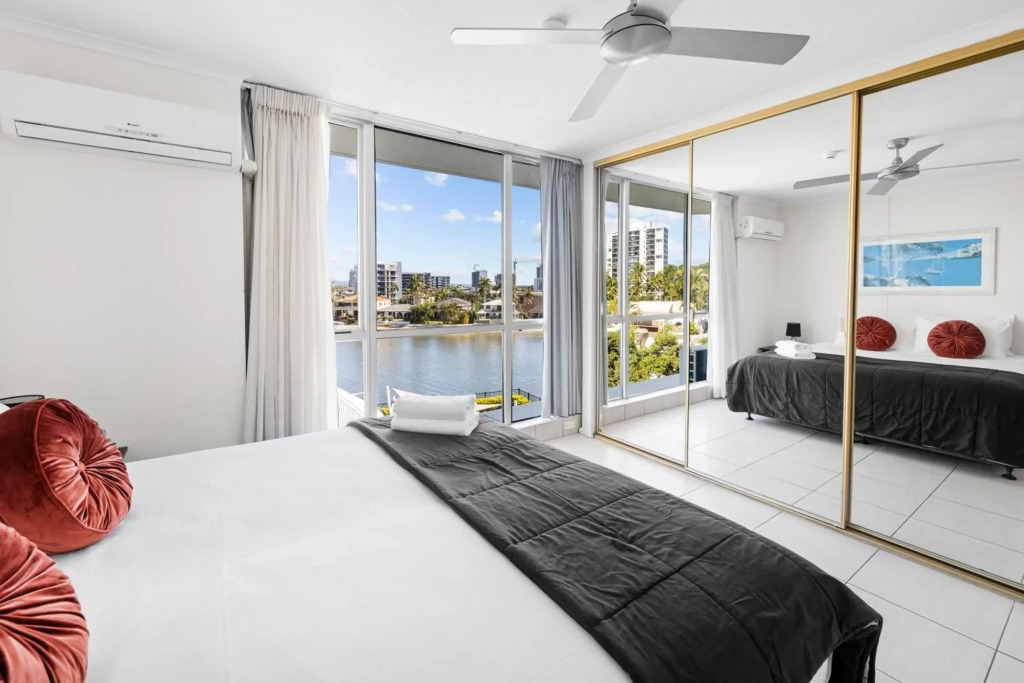 Moorings On Cavill Surfers Paradise