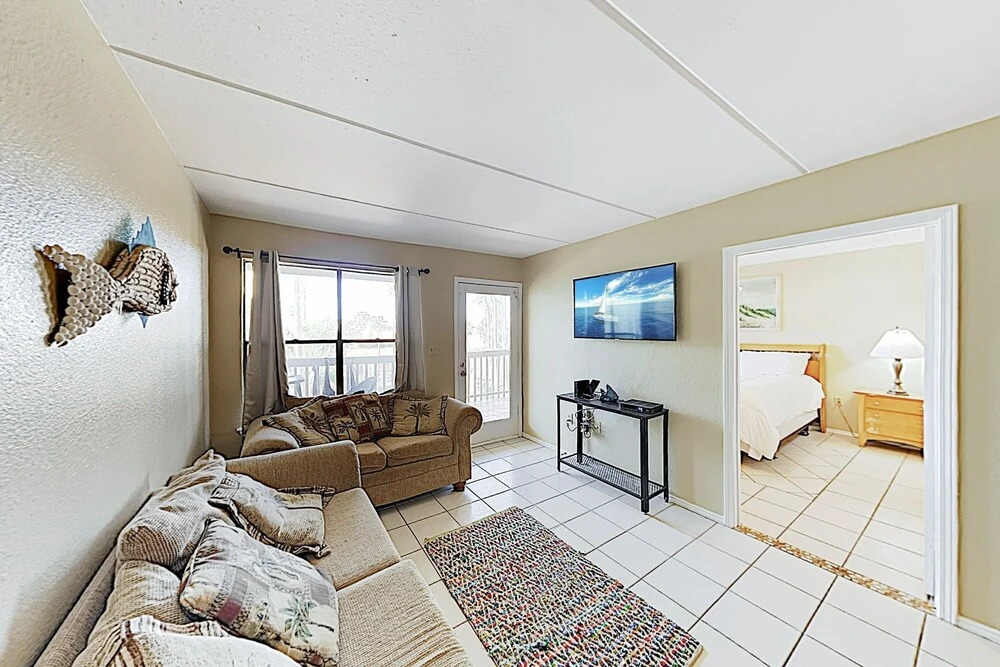 New Listing! Coastal W/ Pool - Walk To Beach 2 Bedroom Condo