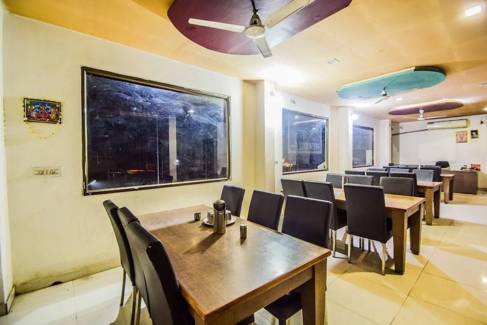 Oyo 36444 Hotel Prabhave & Dining Hall