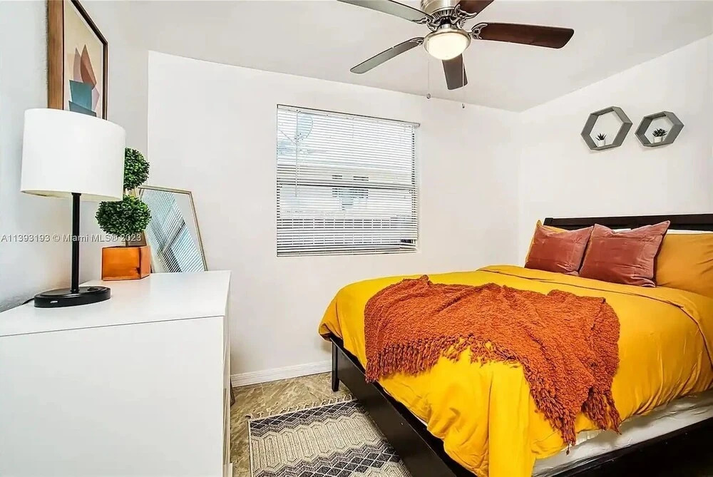 Sun-kissed Retreat: Poolside And Beach Nearby! 4 Bedroom Home by RedAwning