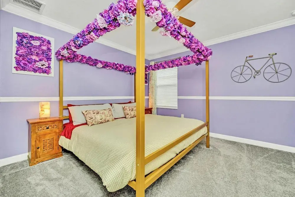 9BR Family Home With Pool Hot tub and BBQ