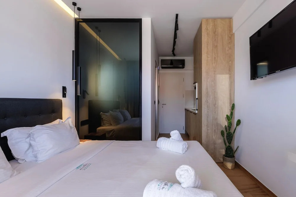 Kentro Luxury Suites