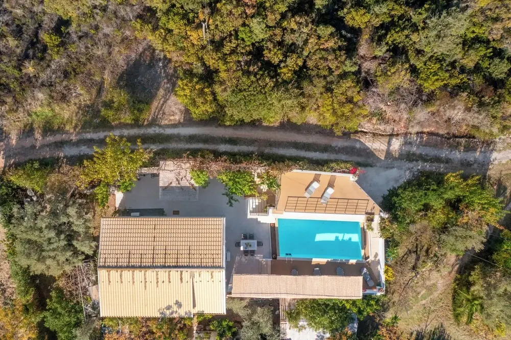 Luxury Villa- Sleeps 6 - Views Pool Hot Tub