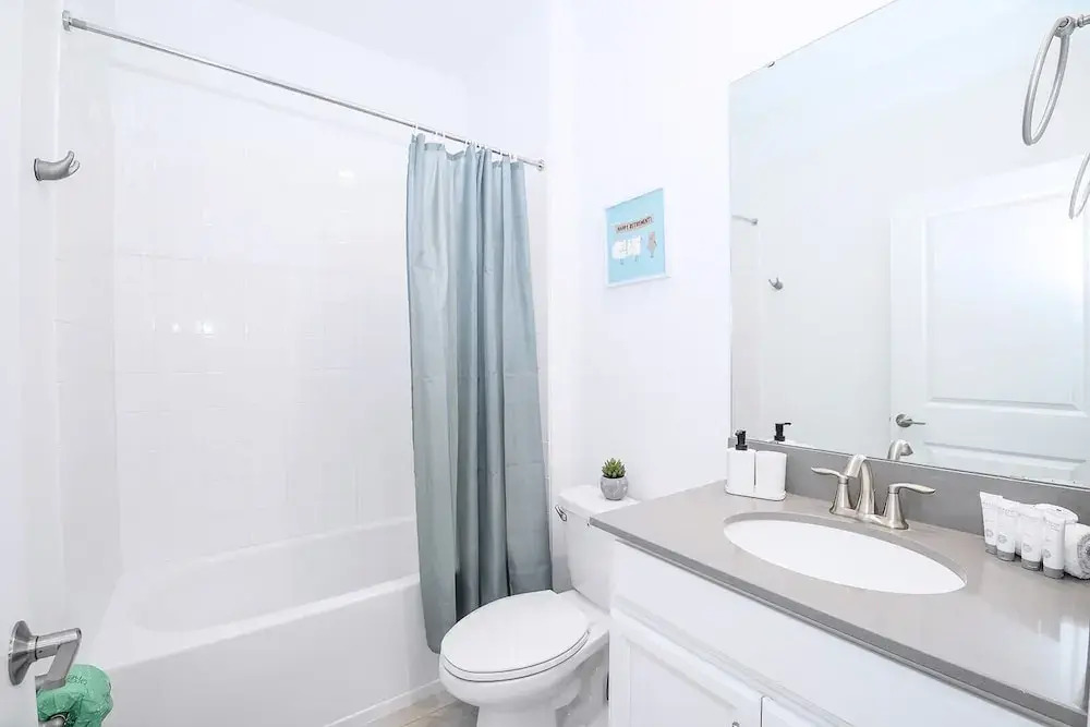 Family-friendly Villa w Pool, Hot Tub & Games Room