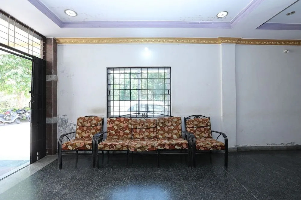 Oyo 30297 Riviera Residency