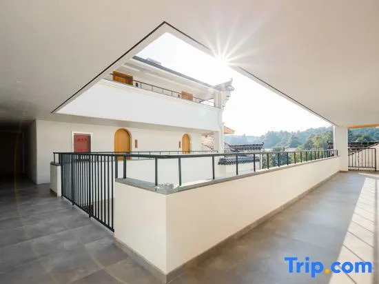 Xiao Zhang's Cultural and Artistic Homestay