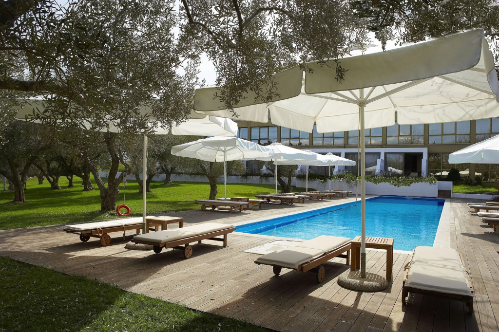 Alexander Beach Hotel & Spa