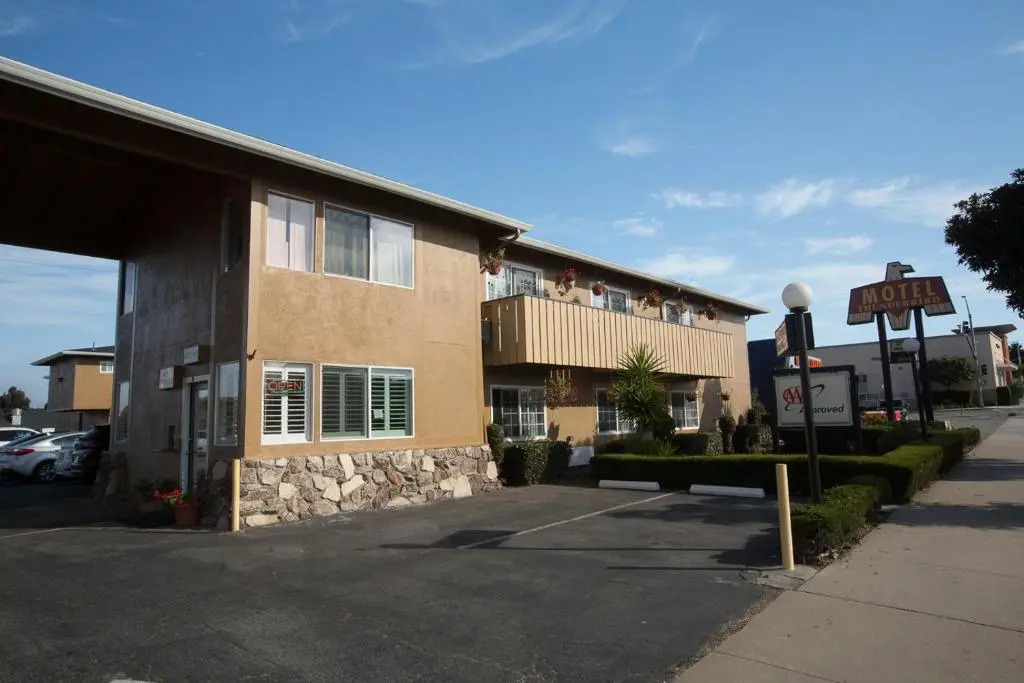 Gateway Thunderbird Motel