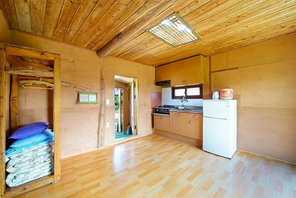 Seogwipo Pyeonwoon Sanjang Pension