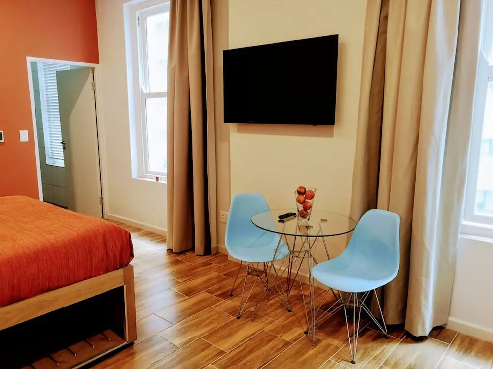Urban Oasis Aparthotel