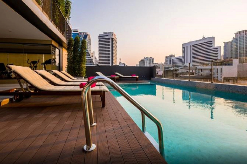 GLOW Sukhumvit 5