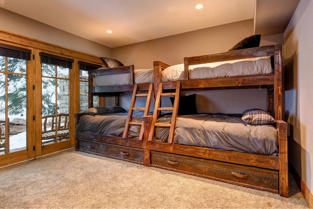 New Listing! Benoit Lookout W/ Theater & Hot Tub 5 Bedroom Home