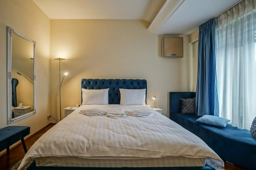 Lovely - 3 Bdr. Serviced Apartment In Old Town