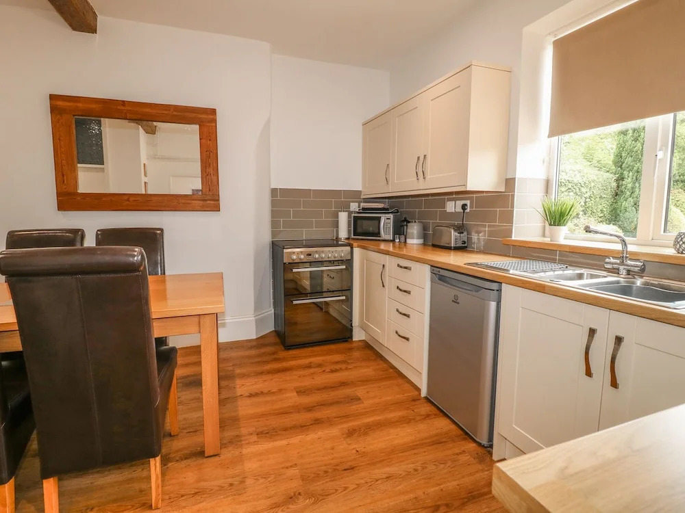 Farley Cottage I