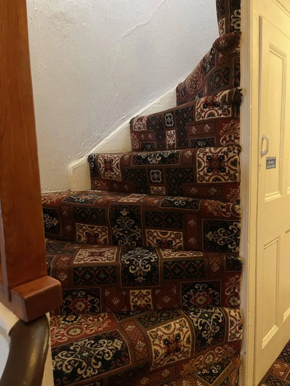 LAMPLIGHTER GUESTHOUSE