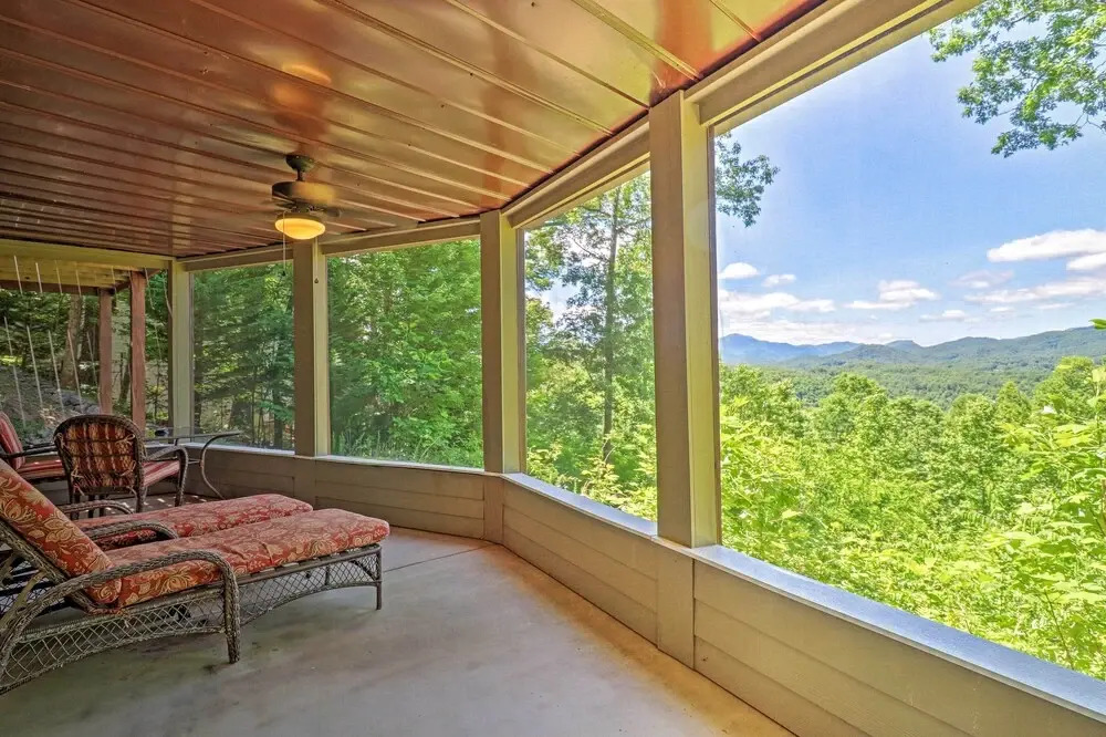 Mountain View Home: Hike, Raft, Golf + More!
