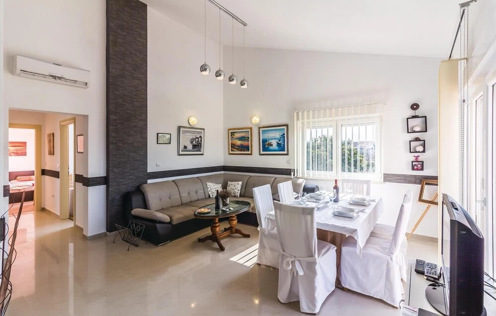 Amazing Home in Fazana With Wifi and 2 Bedrooms