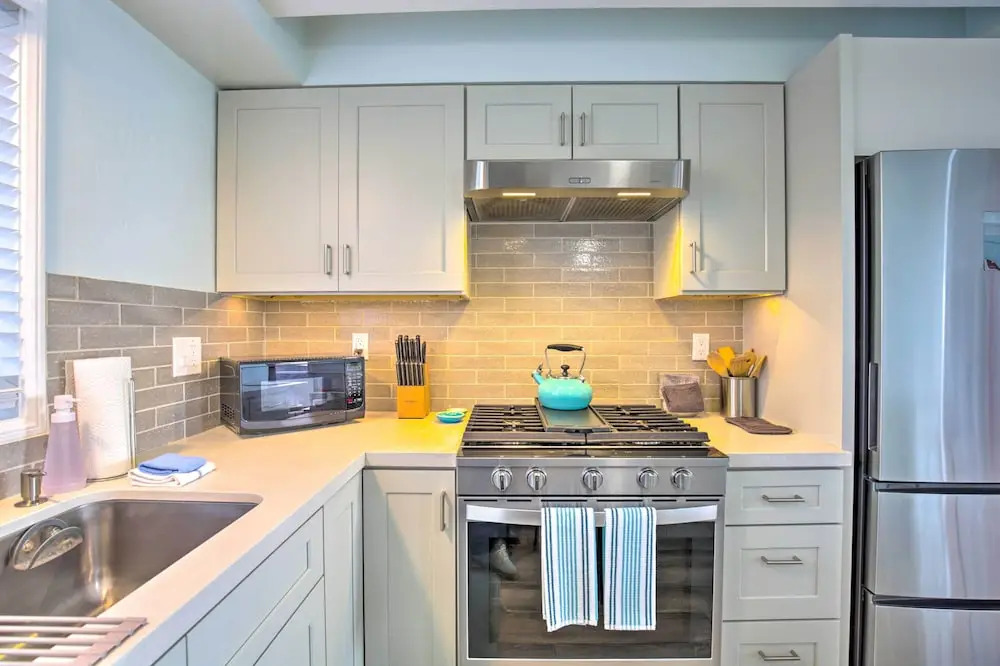 Chic Bay View Condo < 10 Miles to Dtwn San Diego!