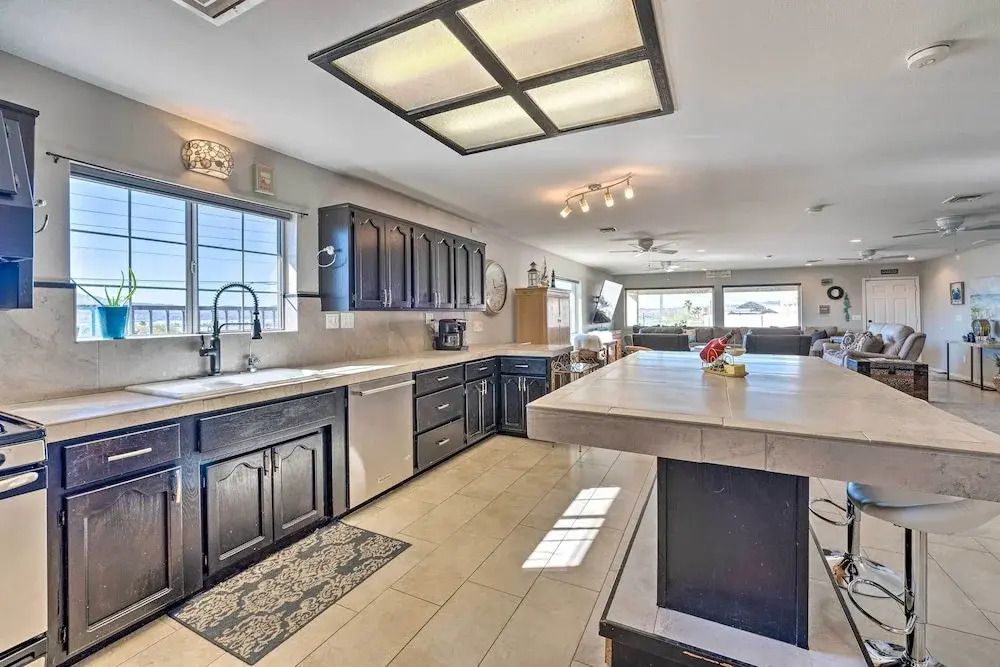 Lake Havasu City Home: Hot Tub & Swim Spa!