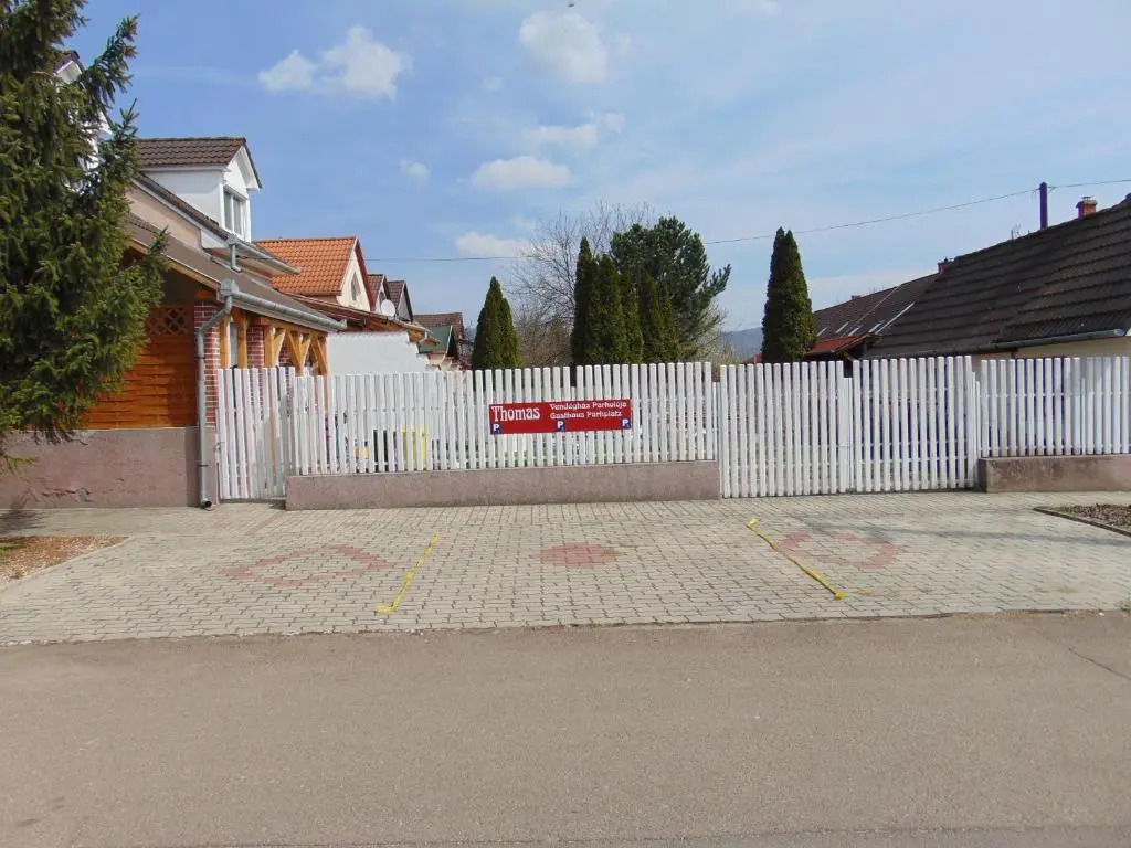 Thomas Apartman Eger