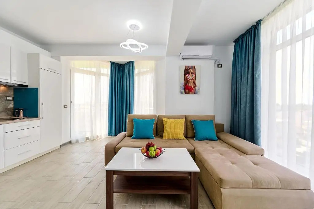 Sunshine 1 BR Apartment Spa n Pool Beach resort