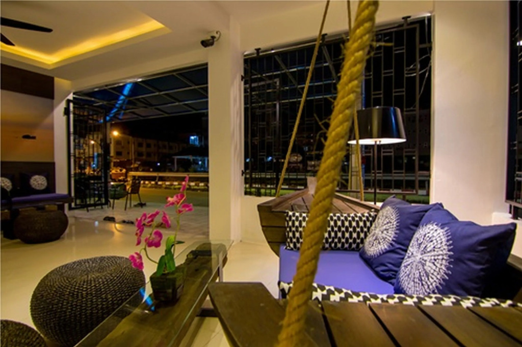 Hotel The Journey Patong New