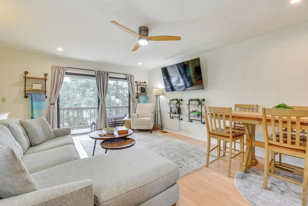 Santa Rosa Beach Townhome: Patio, Walk to Beach!