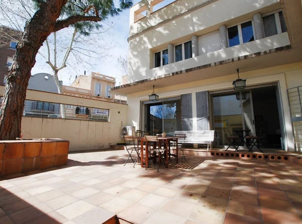 La casa del Pi · La casa del Pi · House in the city, next to Barcelona and beach