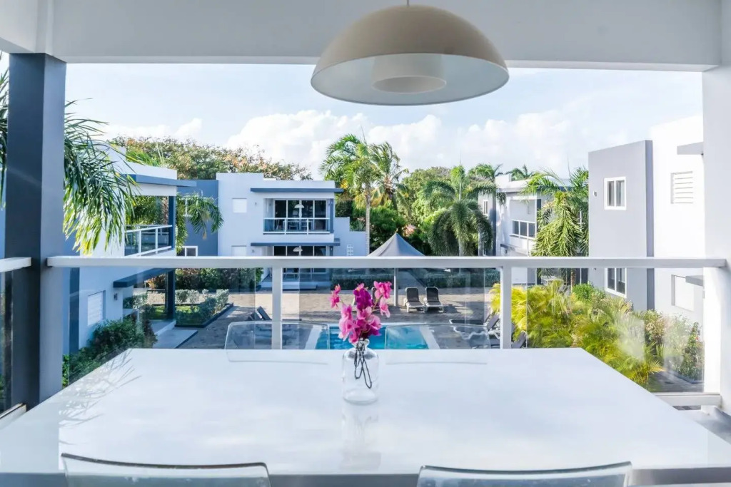 Beluga: Central Condo at Secured Resort - 10 min to Beach