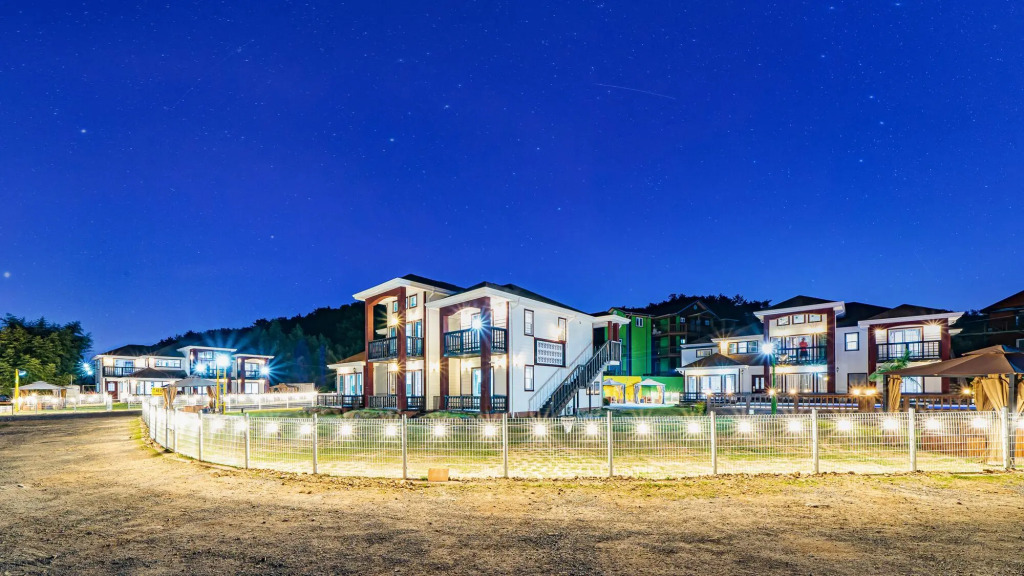 Gyeongju Glam Dog