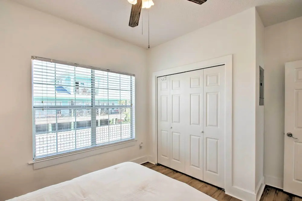 Pensacola Beach Home: 1 Block to Beach Access
