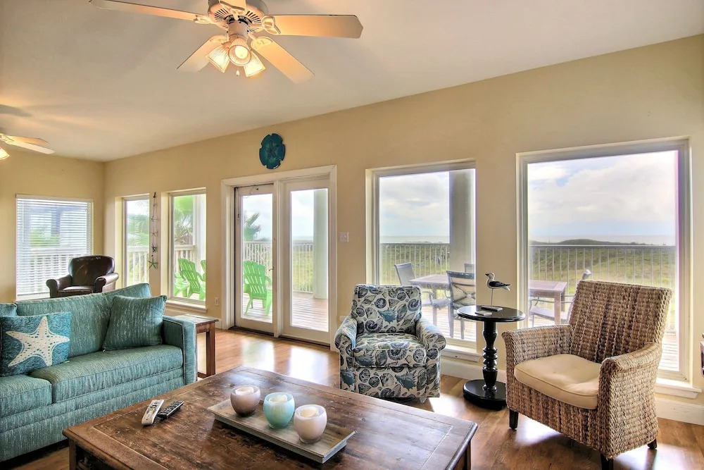 Ocean Oasis 5 Bedrooms 4 Bathrooms Home