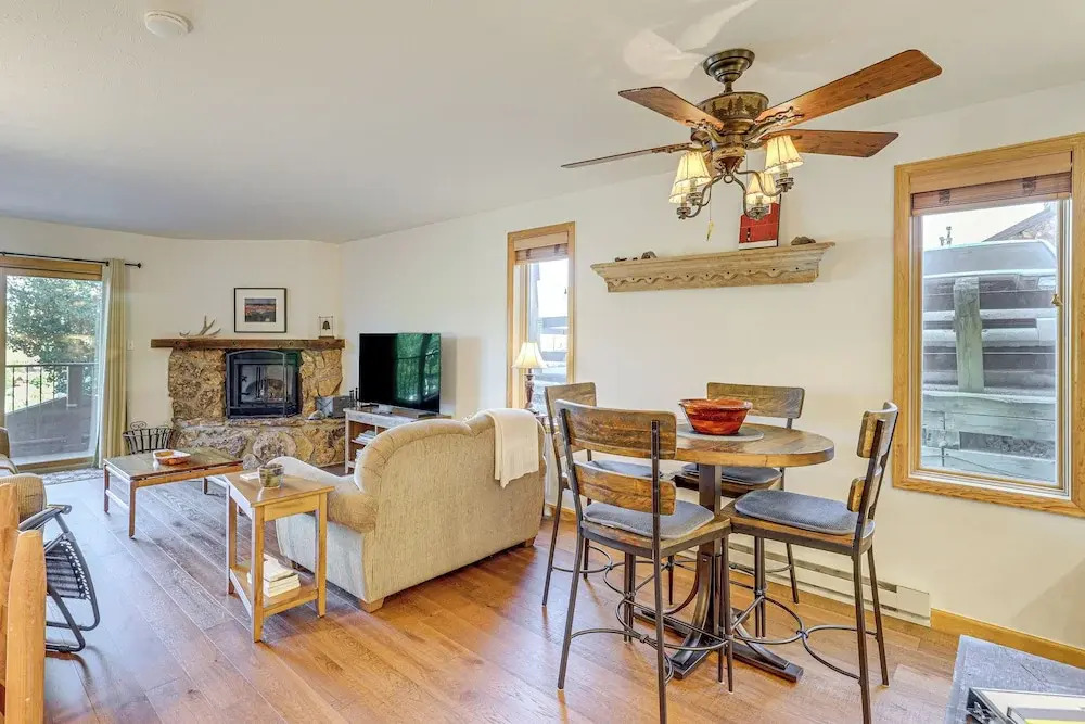 Walk to Ski Lifts: Cozy Crested Butte Condo