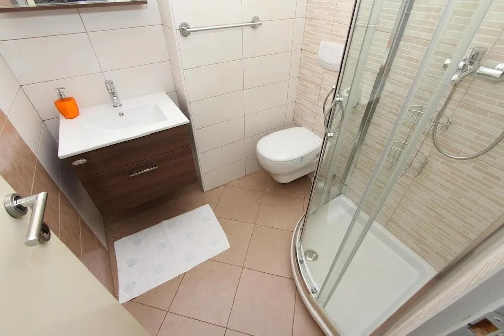 Room Violeta