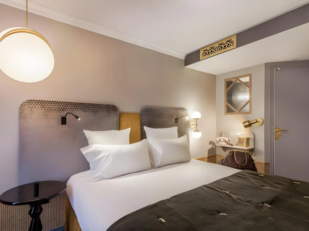 Handsome Hotel