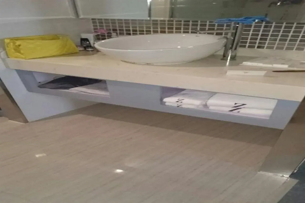 Atour Hotel Jinhua Bayi South Street Subway Station