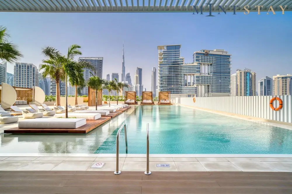 Chic Studio w Panoramic Burj Khalifa Views