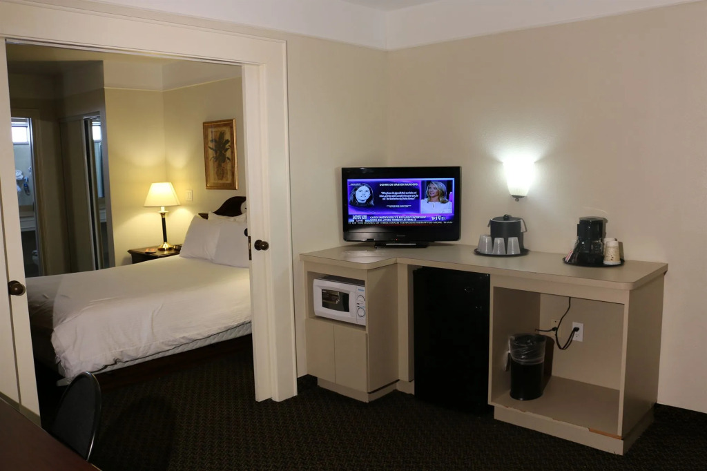 Imperial Swan Hotel and Suites Lakeland