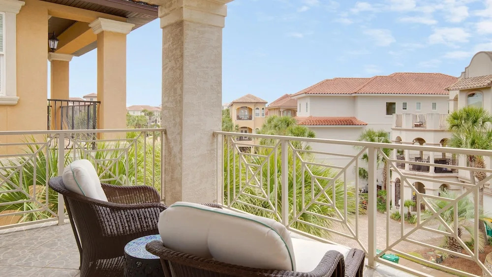 Sea Pearl- Dbts- 4840 Ocean Blvd- 4BR 4.5ba