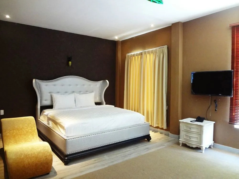 Love Point Hotel