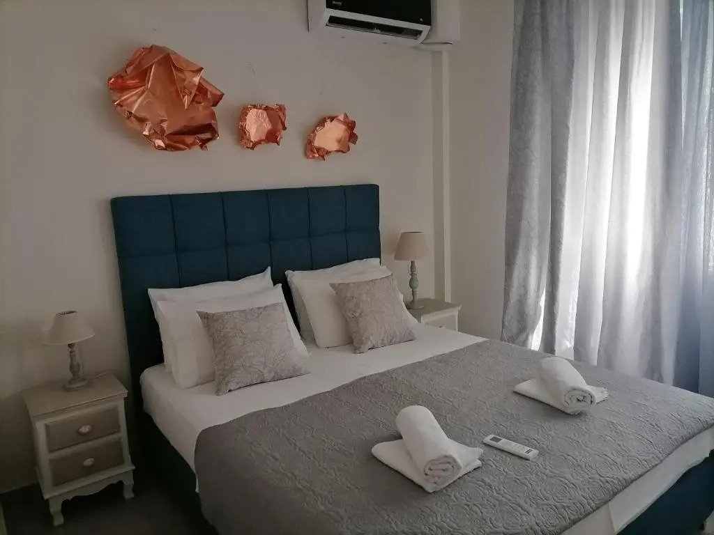 Petrani Suite 1