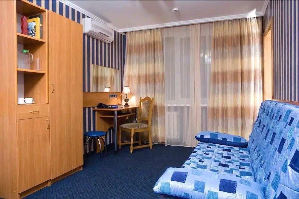 Paradise Hotel