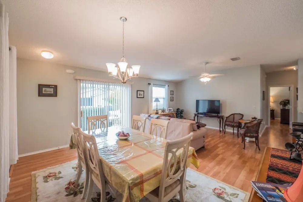 Amelia Avenue 3669 by White Pelican VR